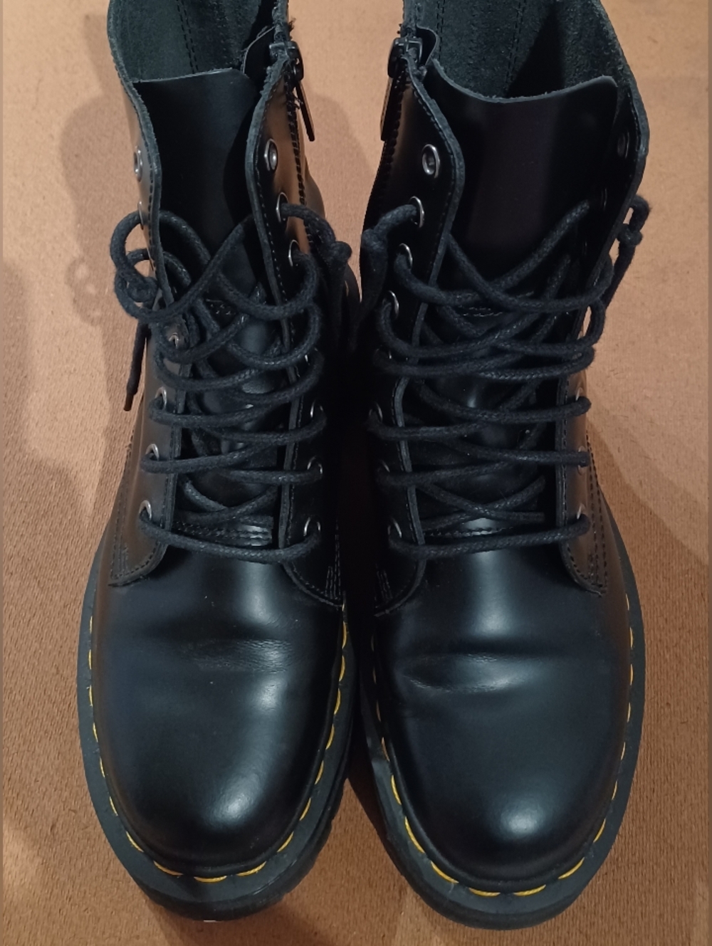 Dr. Martens Jadon